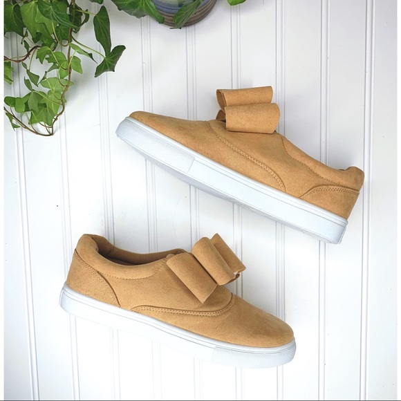 Tan Bow Sneakers - Picture 2 of 8